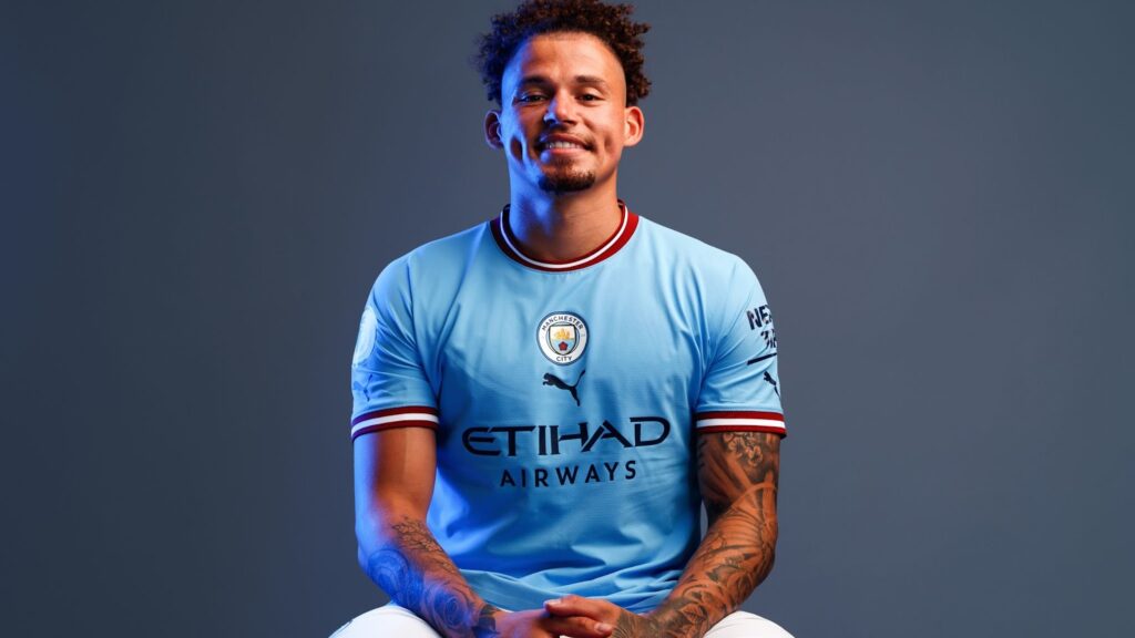 Kalvin Phillips quyết không rời Man City
